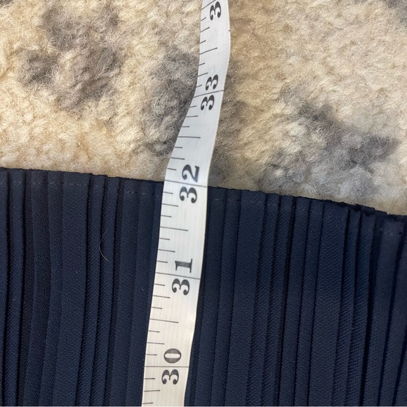 CLUB Monaco Navy Viga Pleated Tie-Shoulder Romper size 4 - Picture 12 of 13